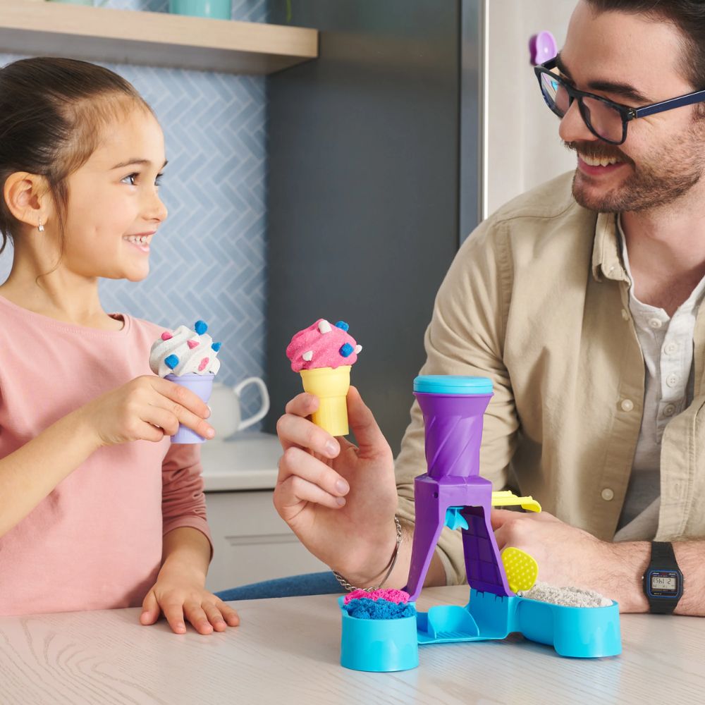 Kinetic Sand, Soft Serve Station with 396g of Play Sand (Blue